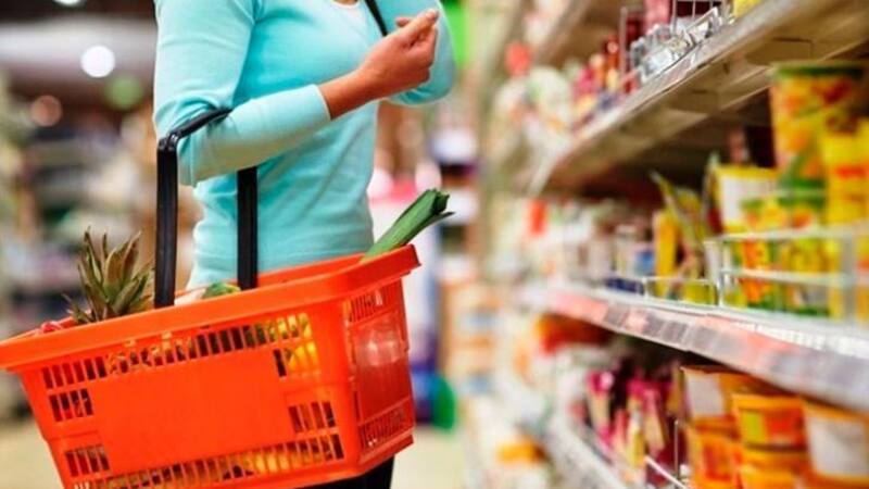 La cesta de la compra ha aumentado en tres ocasiones desde la rebaja del IVA. (Foto: archivo).