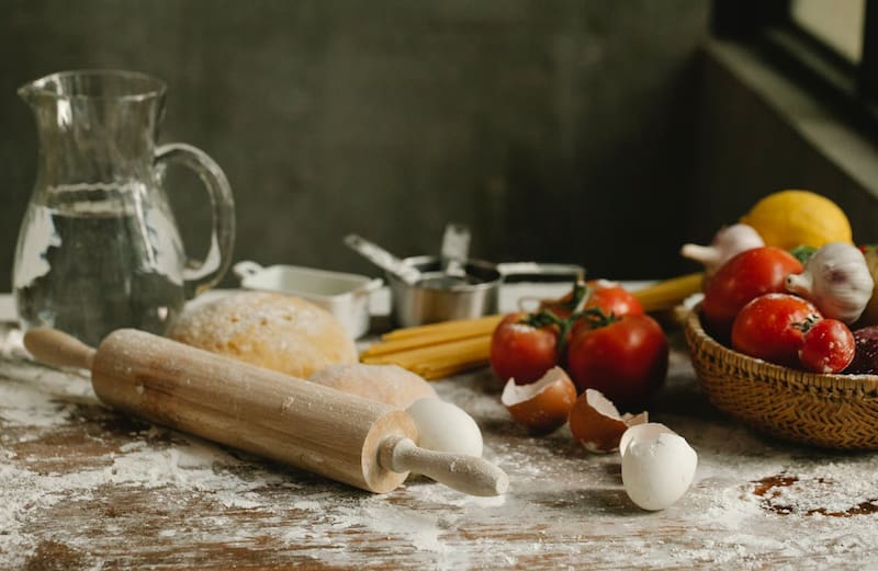 Receta de Pollo con patatas (foto: Pexels).