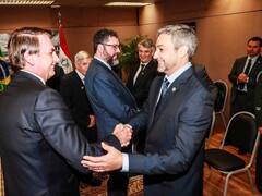 Jair Bolsonaro y Mario Abdo Benítez negocian tarifas de energía de Itaipú y abordan el Mercosur