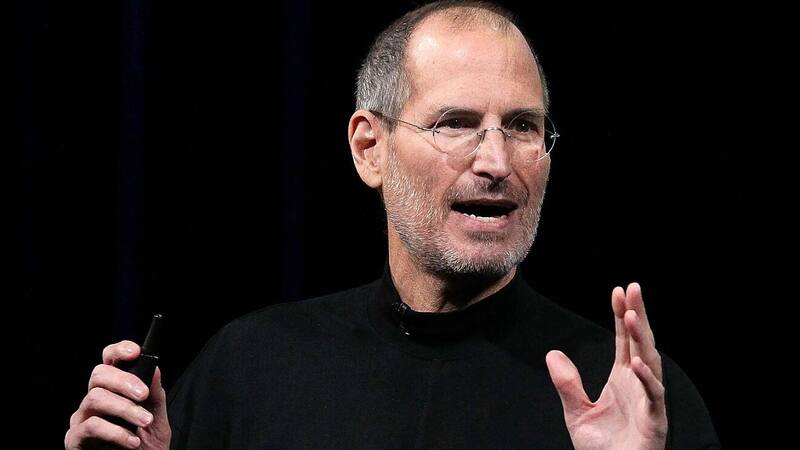 ¿Por qué Steve Jobs usaba la misma ropa todos los días? Los 5 motivos del armario de los grandes empresarios