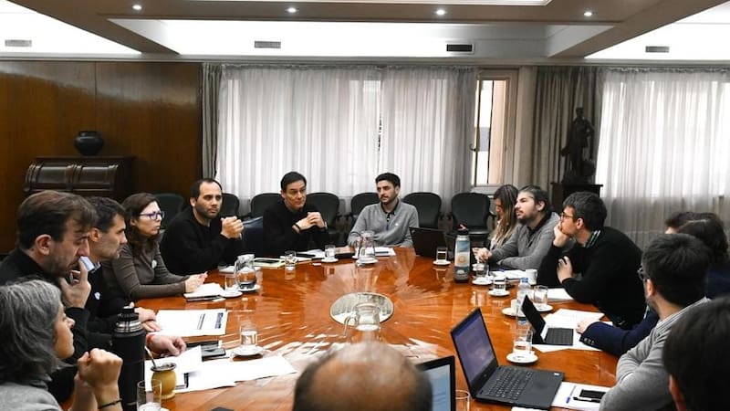 La ministra de Economía, Silvina Batakis, se reunió esta mañana con su equipo de colaboradores, luego de haber anunciado la composición del gabinete en la jornada de ayer.