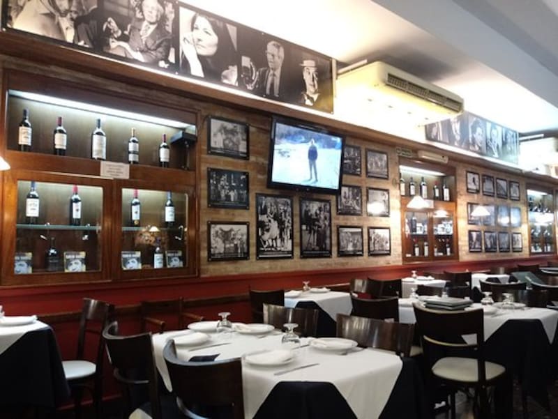 La cadena le debe su nombre al mítico Café de los Inmortales