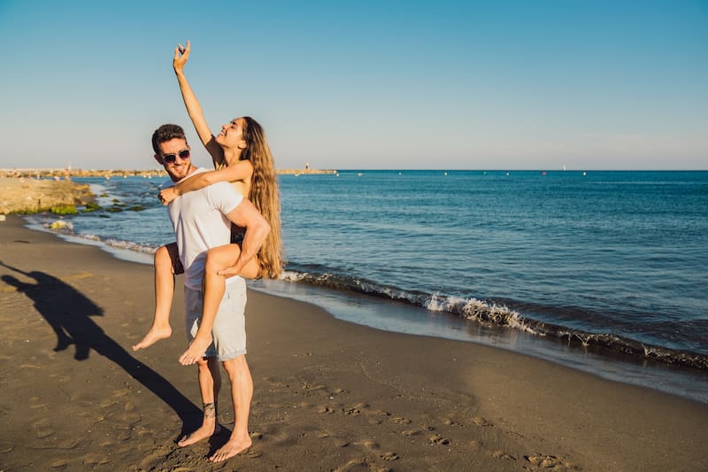 La relación con Aries será intensa, llena de emociones vibrantes y experiencias inolvidables para ambos (Fuente: Freepik)