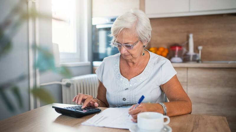 La edad de jubilación cambia para siempre en 2025: ¿cuántos años deberás cotizar para cobrar la pensión?