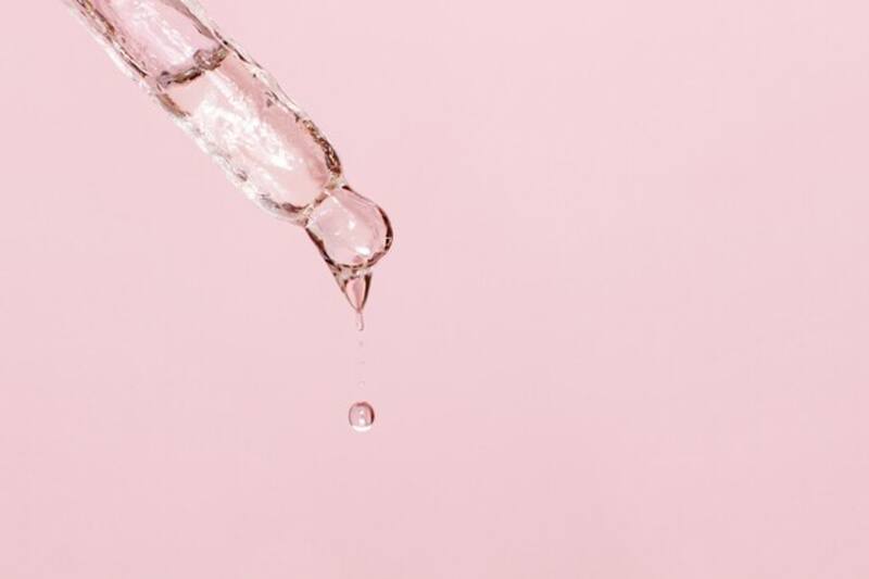 Este tipo de productos son perfectos para sumar a la rutina de cuidado diario. (Foto: Freepik.es)