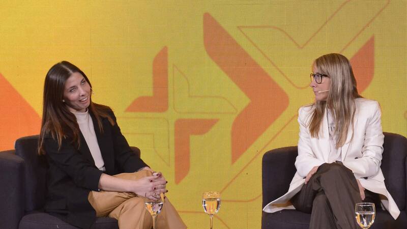 Jorgelina Imfeld, Brand Manager de Aeropuertos Argentina, y Pía Fittipaldi, Brand Manager de Dove