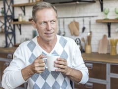 Un estudio confirma que la alimentación ayuda a revertir el envejecimiento masculino: la cúrcuma y el té verde son grandes aliados