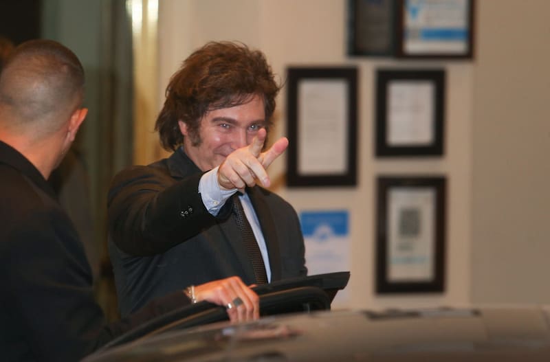 Javier Milei, a la salida del Hotel Libertador. (NA)