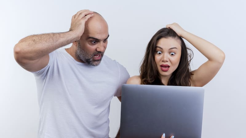 Reiniciar el módem es una solución simple pero efectiva para resolver microcortes de WiFi.