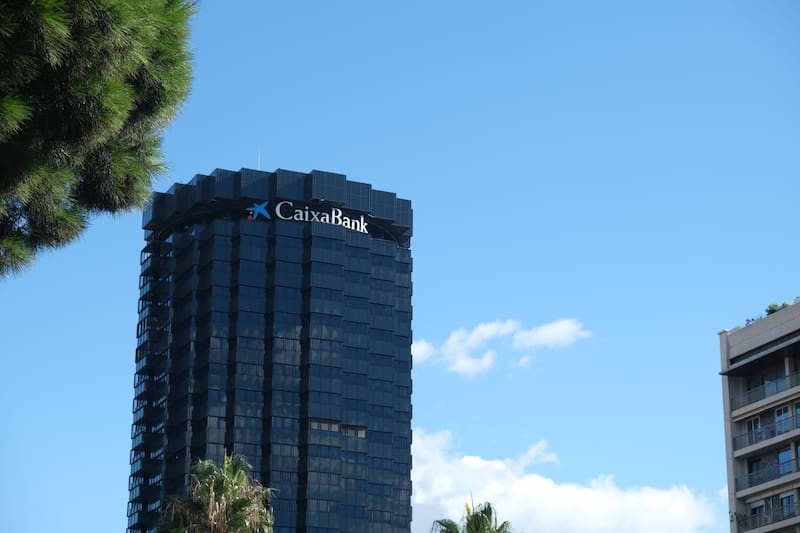 CaixaBank está en constante búsqueda de nuevos talentos para sumar a su plantilla de empleados(Fuente: Shutterstock)