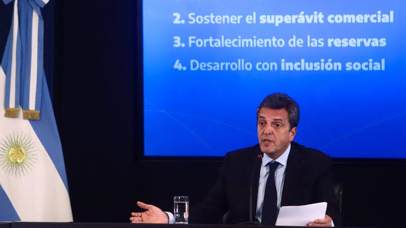Massa describió un programa económico de cuatro ejes: orden fiscal, superávit comercial, fortalecimiento de reservas y desarrollo con inclusión.