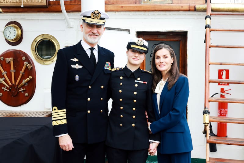 Felipe VI, la princesa Leonor y la reina Letizia en el buque escuela Juan Sebastián de Elcano(Fuente: Casa Real de España)
