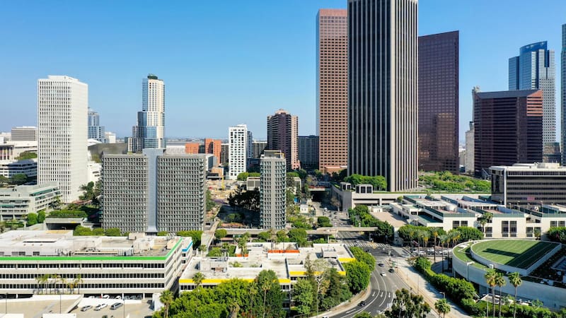 La relación continua entre Nueva York y Florida facilita las mudanzas, ya que muchos neoyorquinos tienen familiares o amigos en el estado del sol.