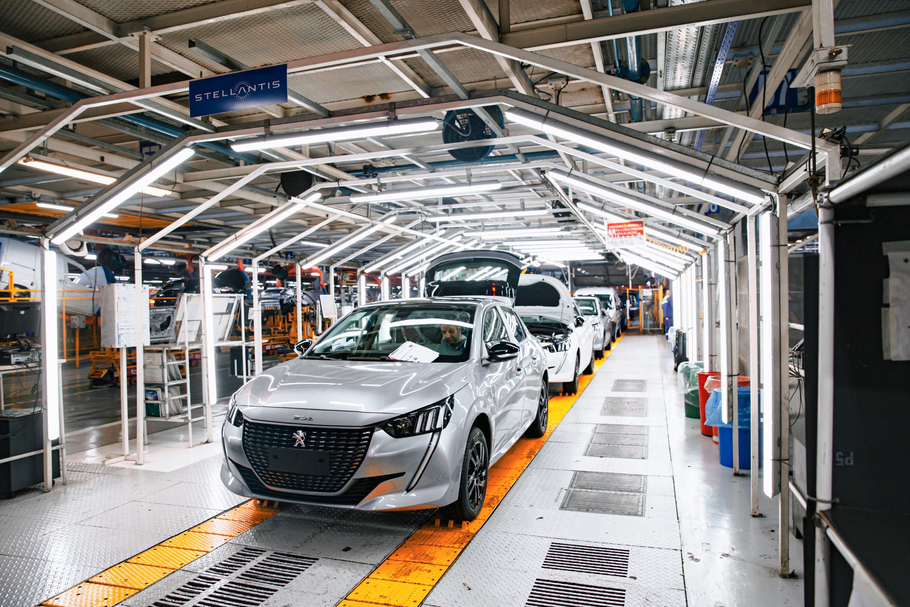 El rubro de Maquinaria y Equipo encabezó las bajas sectoriales con una contracción del 17,8% interanual, la más pronunciada del año.