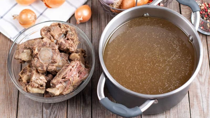 El paso a paso para preparar un delicioso caldo de huesos. Fuente: archivo.