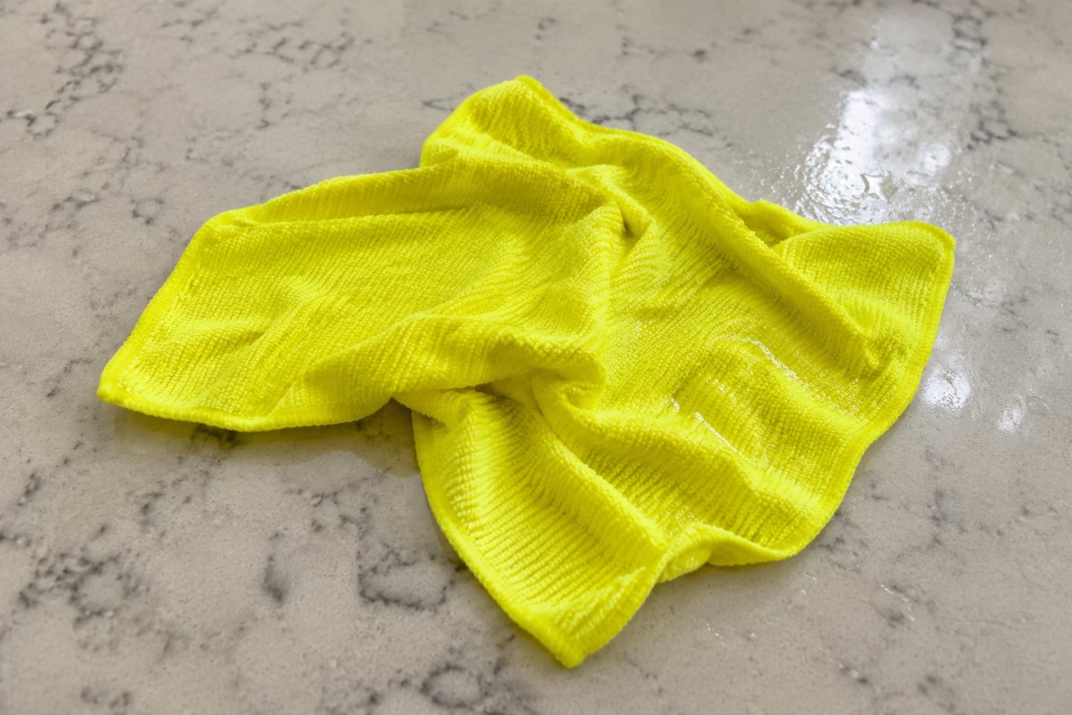 Cómo eliminar el mal olor de la rejilla de la cocina: el truco casero más fácil y rápido que sí funciona