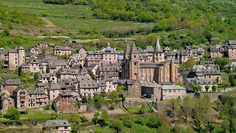 El pueblo medieval de la "La Bella y La Bestia" escondido en un páramo de ensueño que es ideal para viajar en invierno.