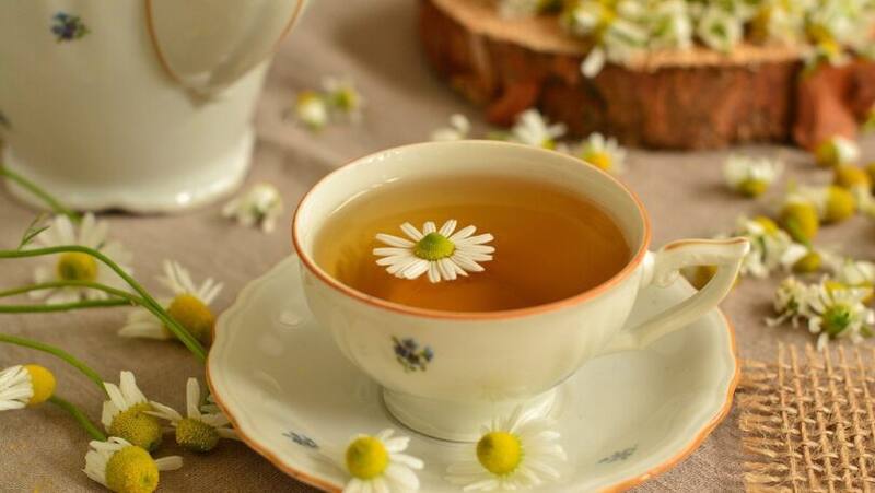 Una infusión de manzanilla antes de dormir pueden ayudar a calmar la mente. (Imagen: archivo)