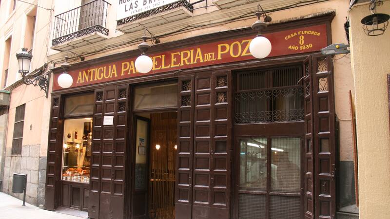 Es la pastelería más antigua de Madrid, todo es artesanal y delicioso: ¿qué puedes comer allí?