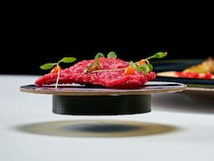 Como en Black Mirror: este restaurante muestra cómo serán las comidas en 2050