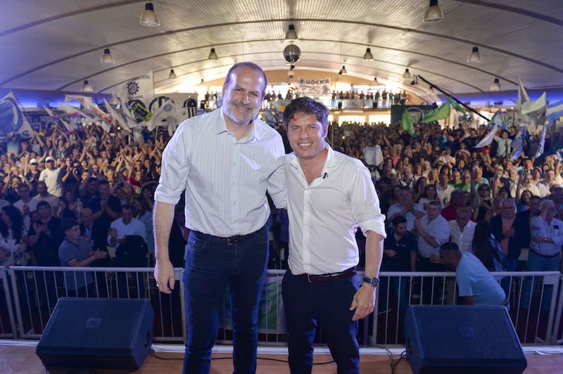 Axel Kicillof junto a Federico Susbielles colmaron el galpón de los empleados de comercio en Bahía Blanca