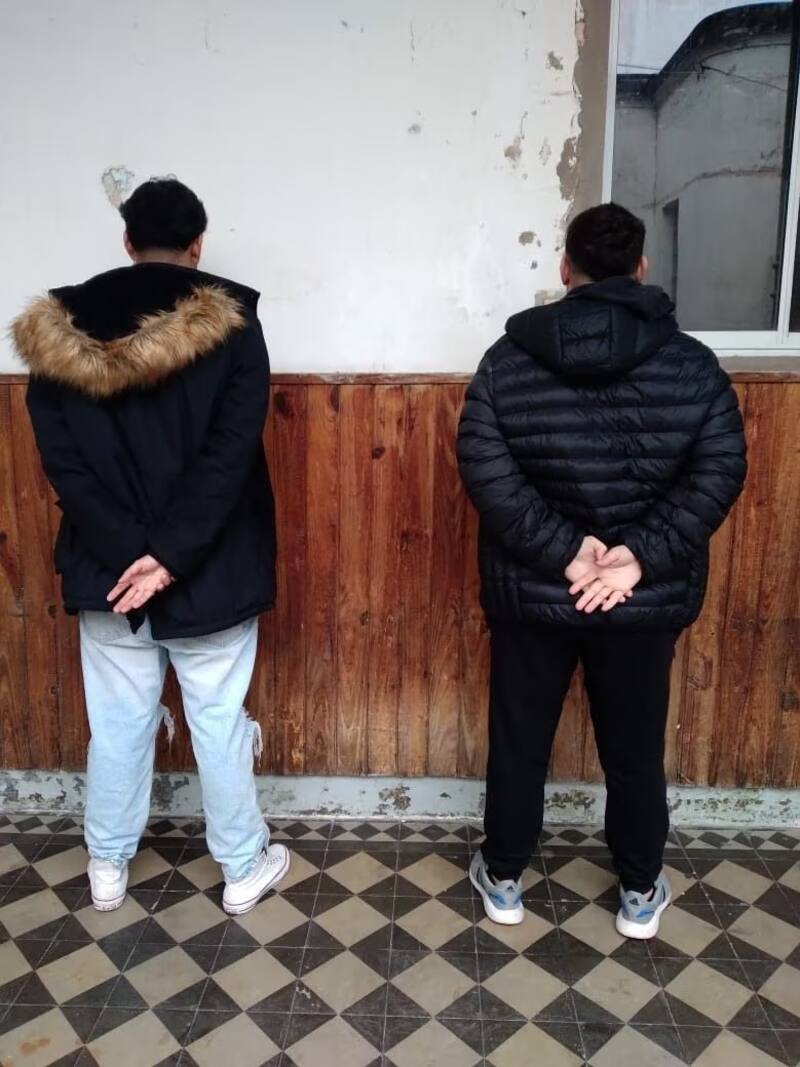 Detienen al barbero de la Selección Argentina (Infobae).