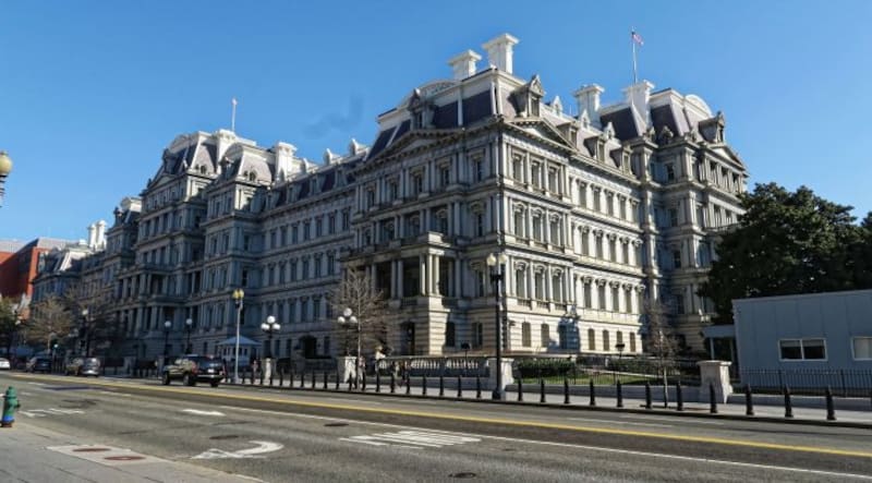 Elon Musk impone 120 horas semanales y defiende el trabajo sin sueldo: fin de la reducción de la jornada laboral. (foto: archivo).