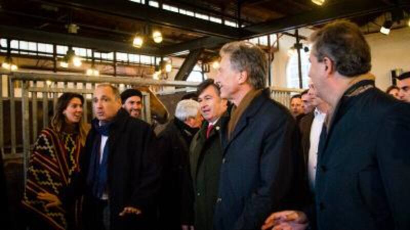 Macri, con Etchevehere y Pelegrina, en recorrida por la Rural