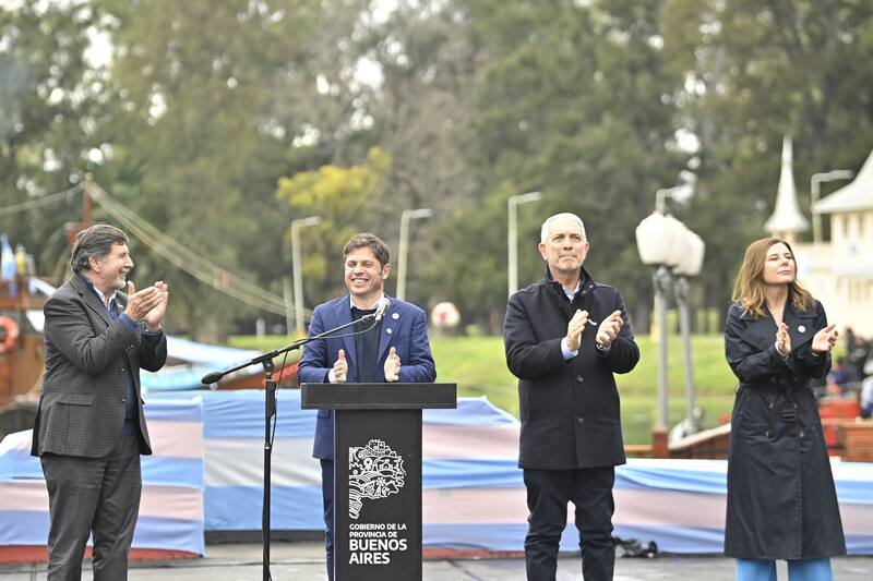 Alberto Sileoni, Axel Kicillof, Julio Alak y Florencia Saintout en el acto de la República de los Niños