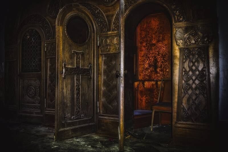 San Juan María Viennay pasaba casi 16 horas diarias confesando y hablando con los fieles.