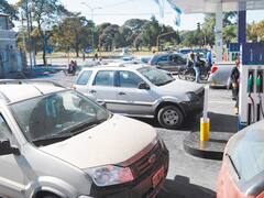 En el inicio del fin de semana largo, falta nafta en algunos puntos del país