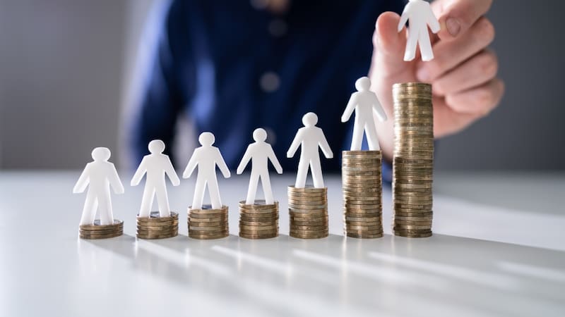 Aumenta el Salario Mínimo: el Gobierno propone que la ley fije un sueldo "igual o superior" al 60%.