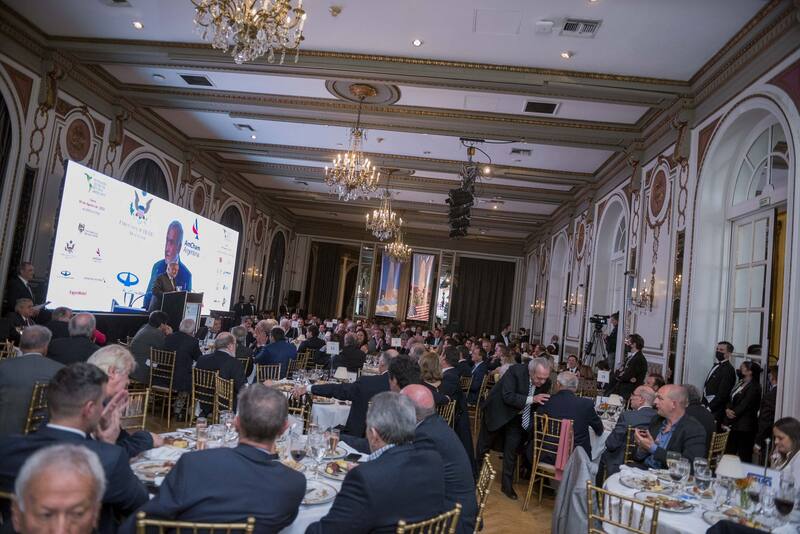 Unos 500 invitados por el CEA se congregaron en el Hotel Alvear