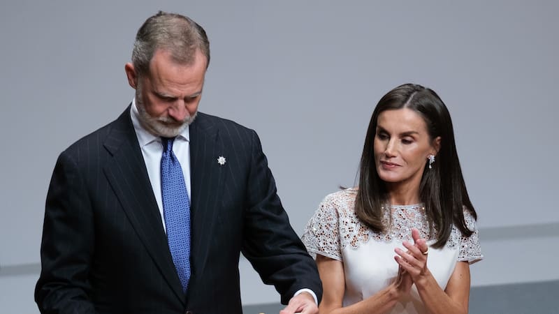 Doña Letizia pasa sus fines de semana largos con el empresario al que ve cuando está lejos del rey Felipe VI.