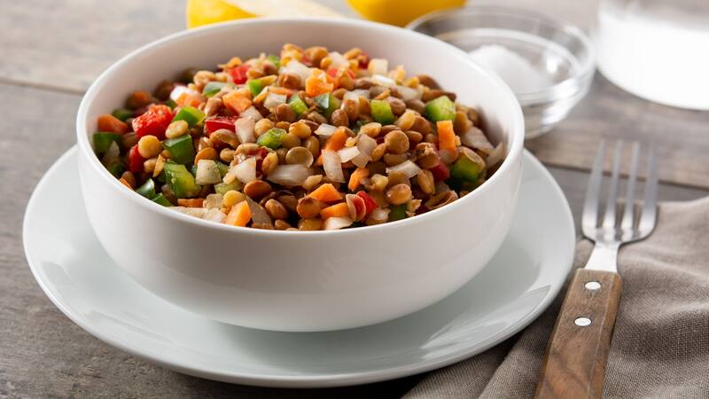 La mejor receta para preparar ensalada de garbanzos en casa.