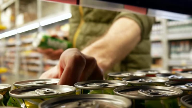 Exigen el retiro inmediato de esta bebida comercial que se vende en todo el país