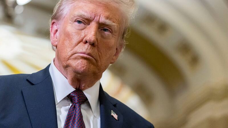 Donald Trump junto con el ICE, reforzó las redadas contra inmigrantes indocumentados en varias ciudades de Estados Unidos.