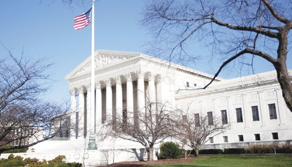 El fallo desafía directamente a Trump en su tema insignia y pone en duda gravámenes que el presidente sostiene que generan u$s 900.000 millones al año.