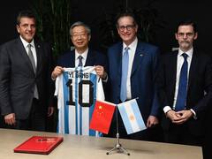 Se renovó el swap con China y se pueden usar hasta u$s 10.000 millones para intervenir y pagar importaciones