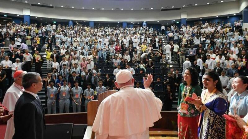 El papa Francisco invitó a los jóvenes a salir de su zona de confort.