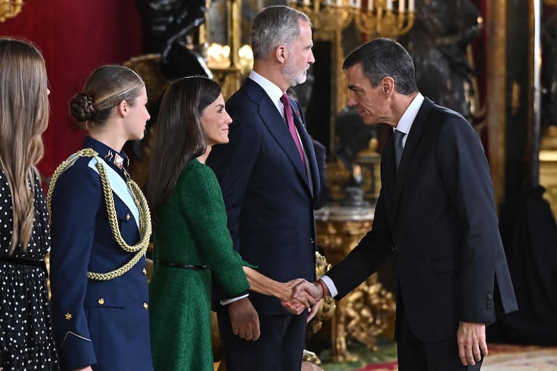 Pedro Sánchez se ha marchado sin hacer el corrillo con los periodistas acreditados en la recepción. (Fuente: EFE/ Fernando Villar).
