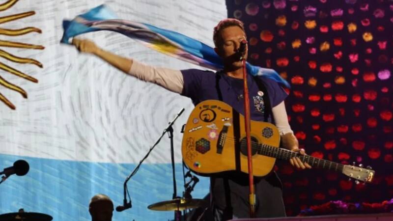 Coldplay anunció este martes su novena fecha en Argentina, tras agotar la semana pasada, en tan sólo 3 horas, las entradas de la séptima presentación en el Estadio de River Plate.