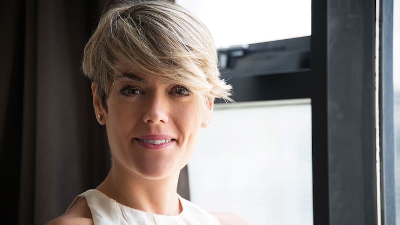 Elegir un buen corte de cabello resulta vital para no aportar un aspecto envejecido.