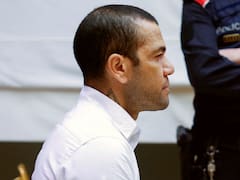 Dani Alves pagó el millón de euros de fianza y salió de la cárcel