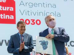 ¿Quién es la artista que pintó el cuadro que le regalaron a Alberto Fernández?