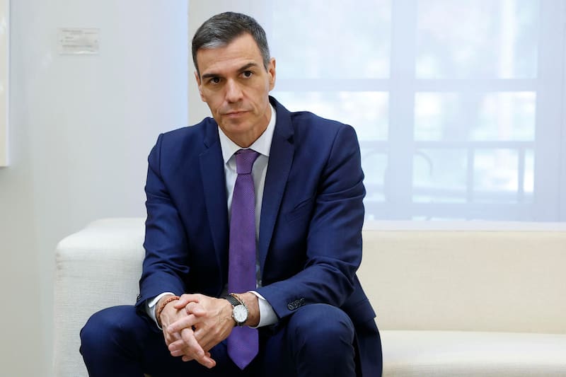 Pedro Sánchez y Salvador Illa se reúnen en Moncloa en plena tormenta por el caso Koldo.