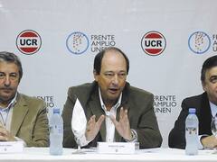 Sanz y Cobos volvieron a cruzarse antes de que comience la convención radical