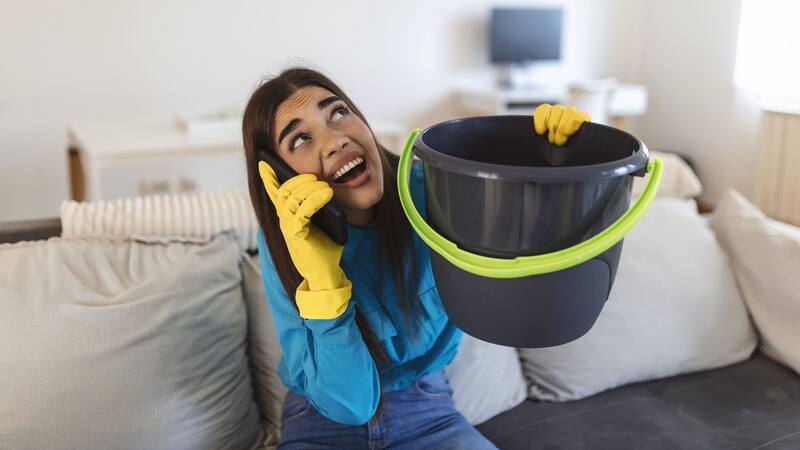 El BOE confirma que los propietarios pueden reclamar a la comunidad de vecinos los daños causados por goteras procedentes de elementos comunes.