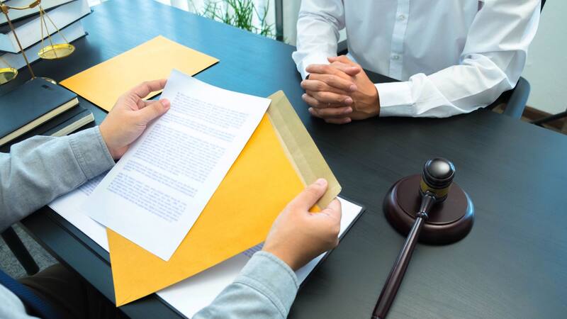 La herencia a la que puede acceder un hijo nacido fuera del matrimonio: ¿qué debe hacer?