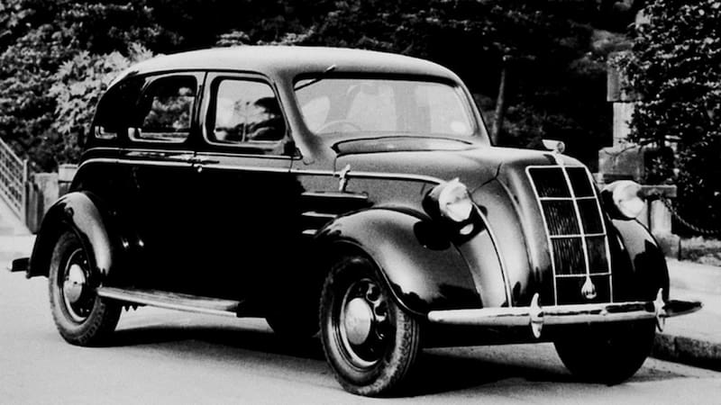 El sedán AA fue el primer vehículo para pasajeros que exhibió Toyota en 1936.